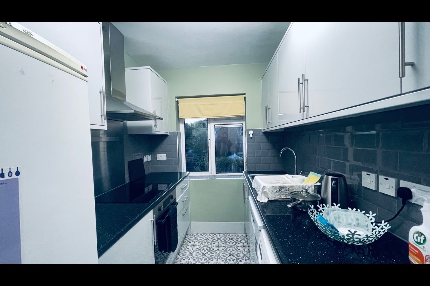 Flat Cavendish Avenue in Greater London