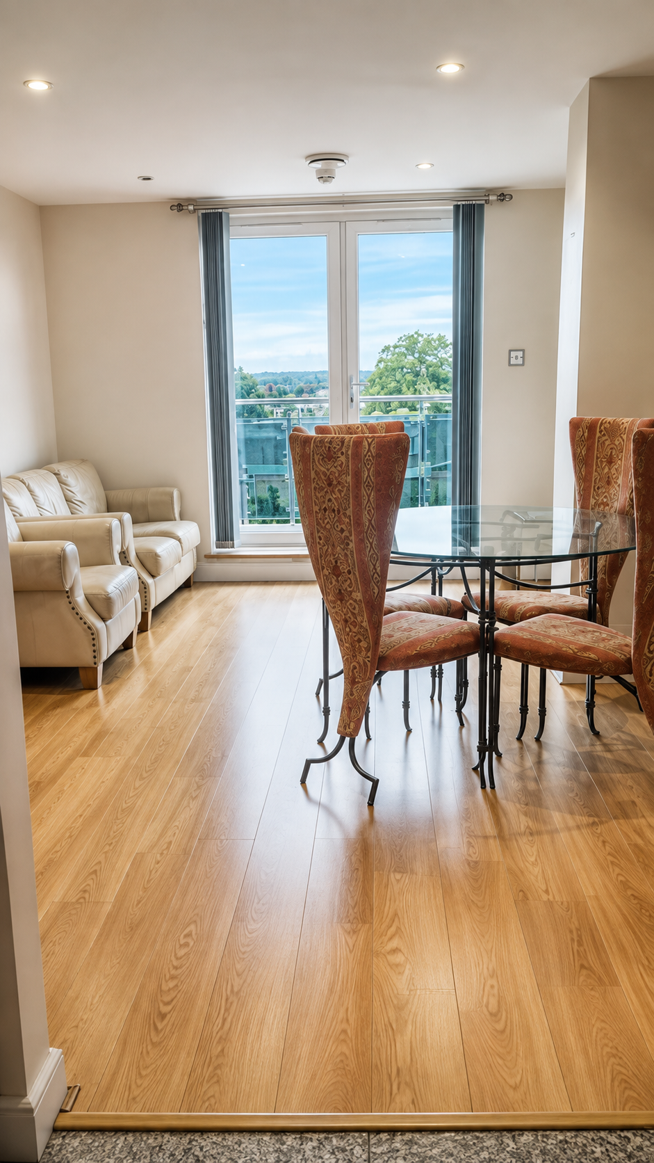 Flat Lyon Road in Greater London