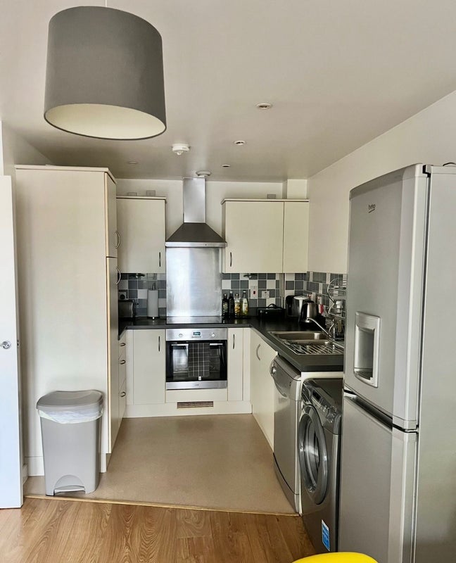 Room Turner Street in Greater London