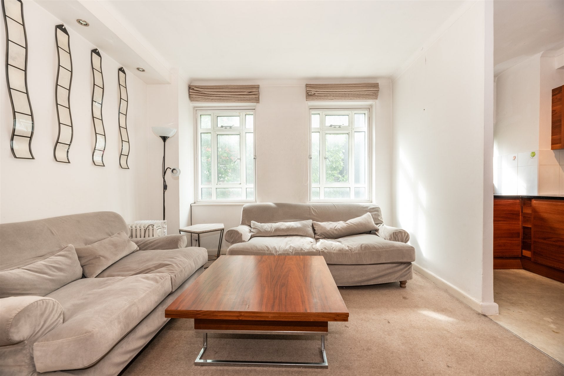 Flat Queen's Yard in Greater London