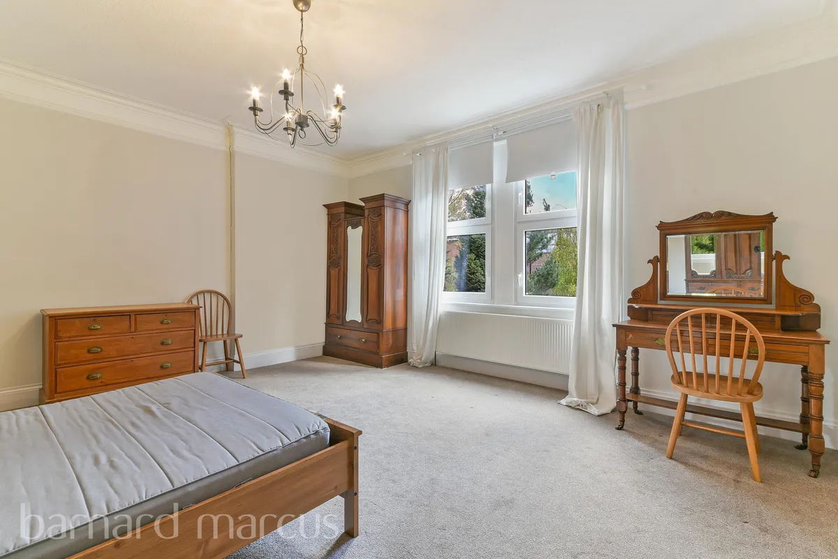 Room Montpelier Avenue in Greater London
