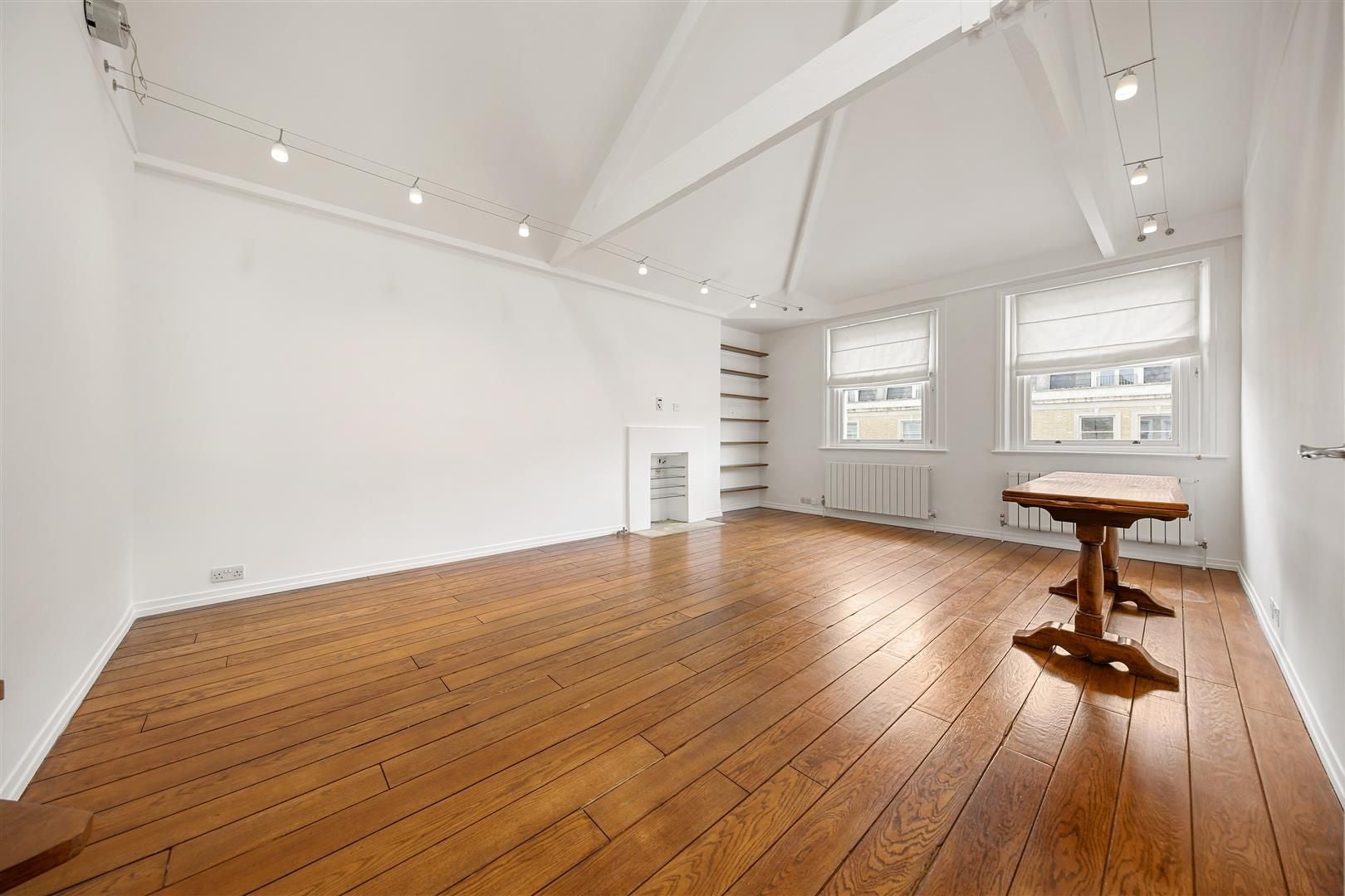Flat De Vere Gardens in Greater London