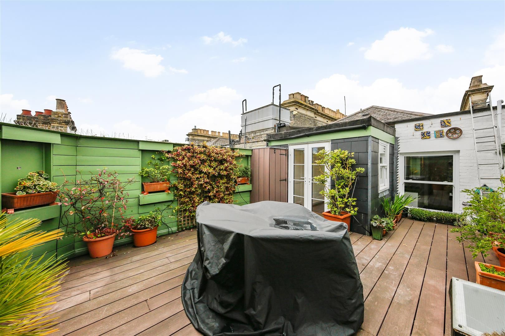 Flat De Vere Gardens in Greater London
