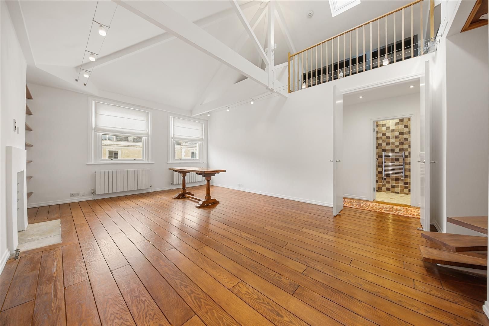 Flat De Vere Gardens in Greater London