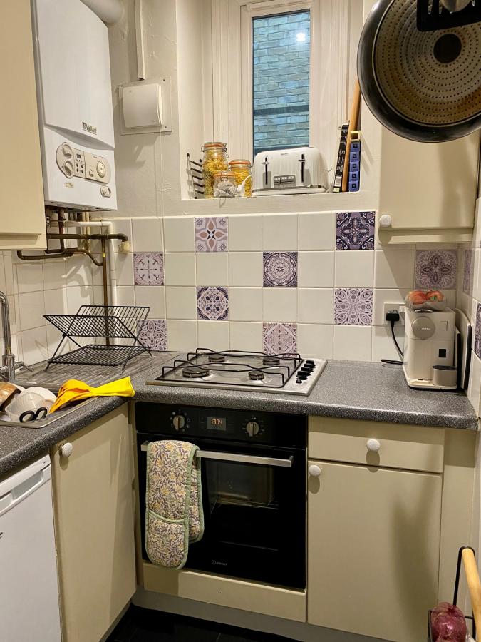 Flat Altenburg Gardens in Greater London