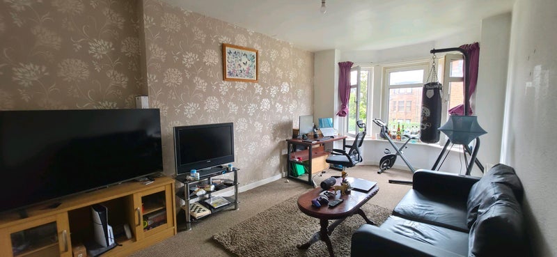 Room Paisley Road West in Glasgow