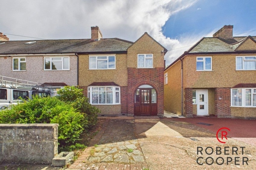 Flat East Mead in Greater London