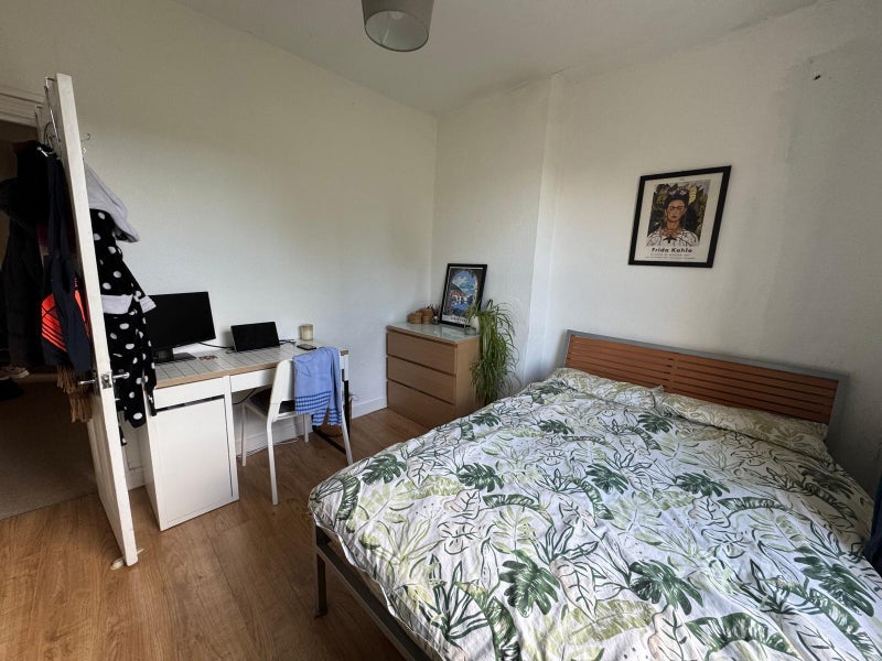 Room Leybourne Road in Greater London