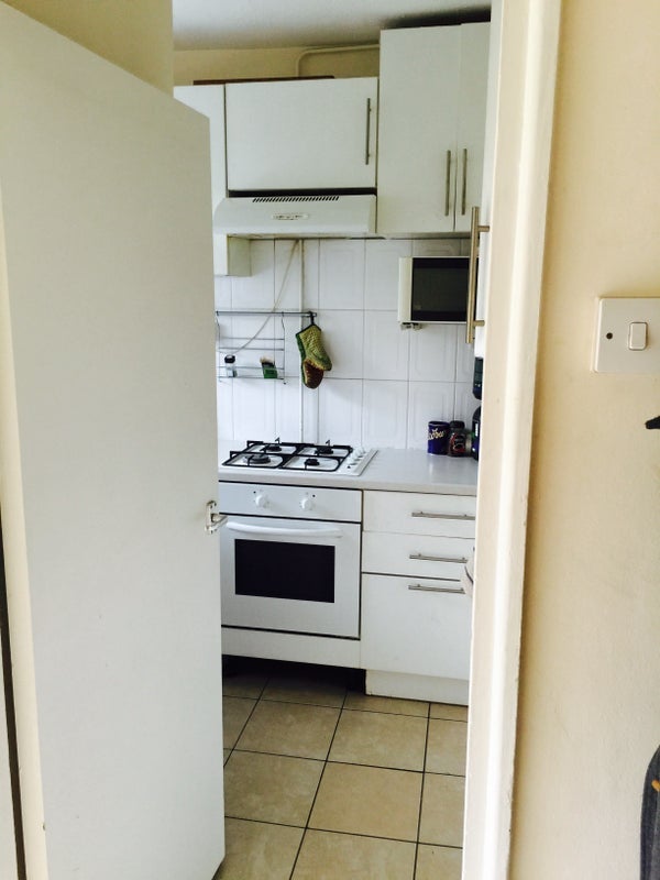 Room County Street in Greater London