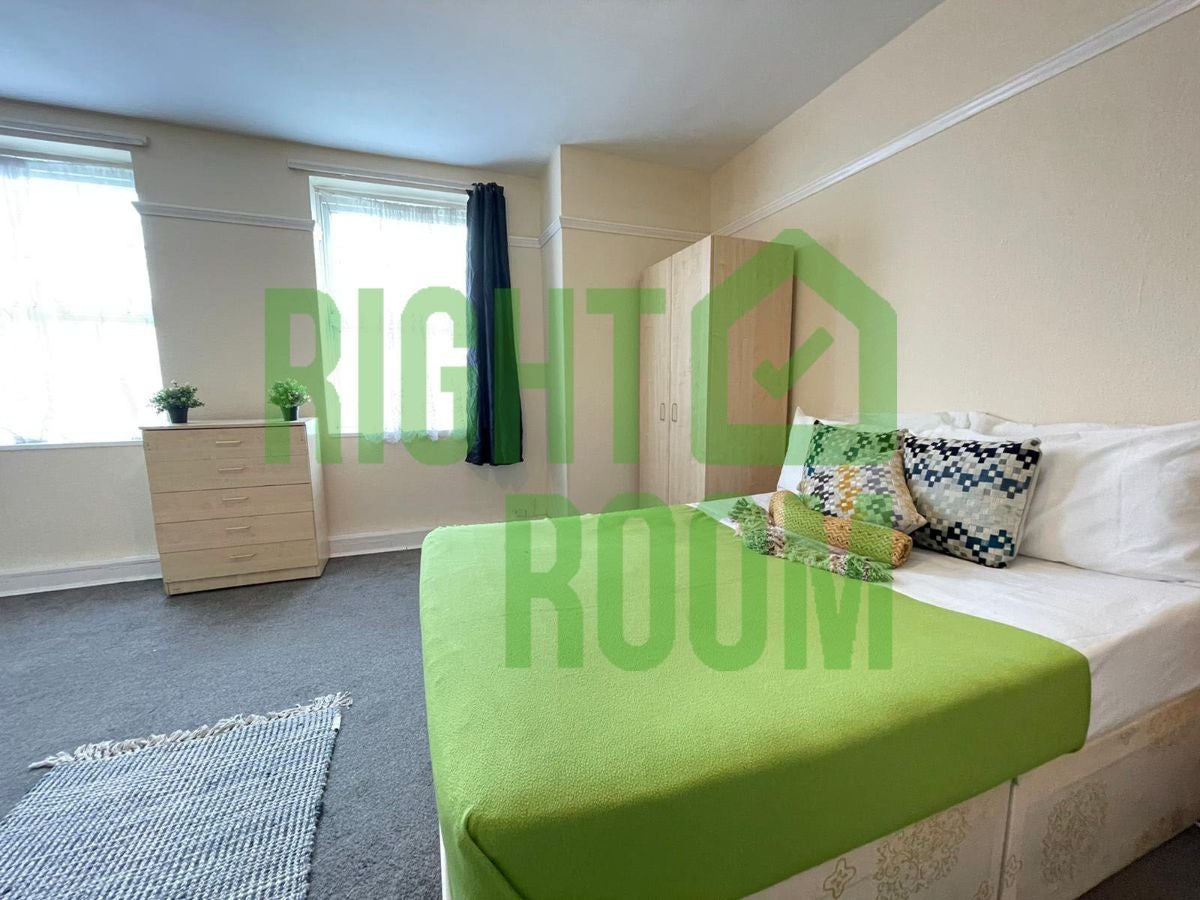 Room Bakers Row in Greater London