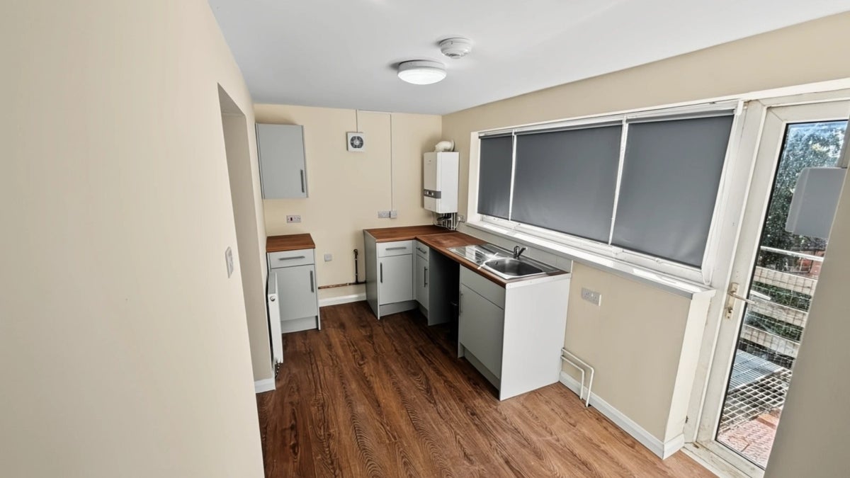 Flat Clytha Square in Newport