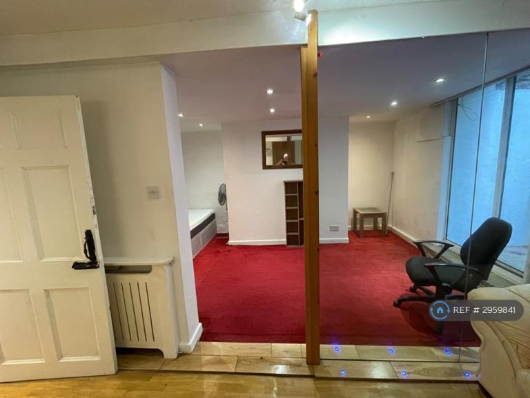 Flat Trinity Street in Kirklees