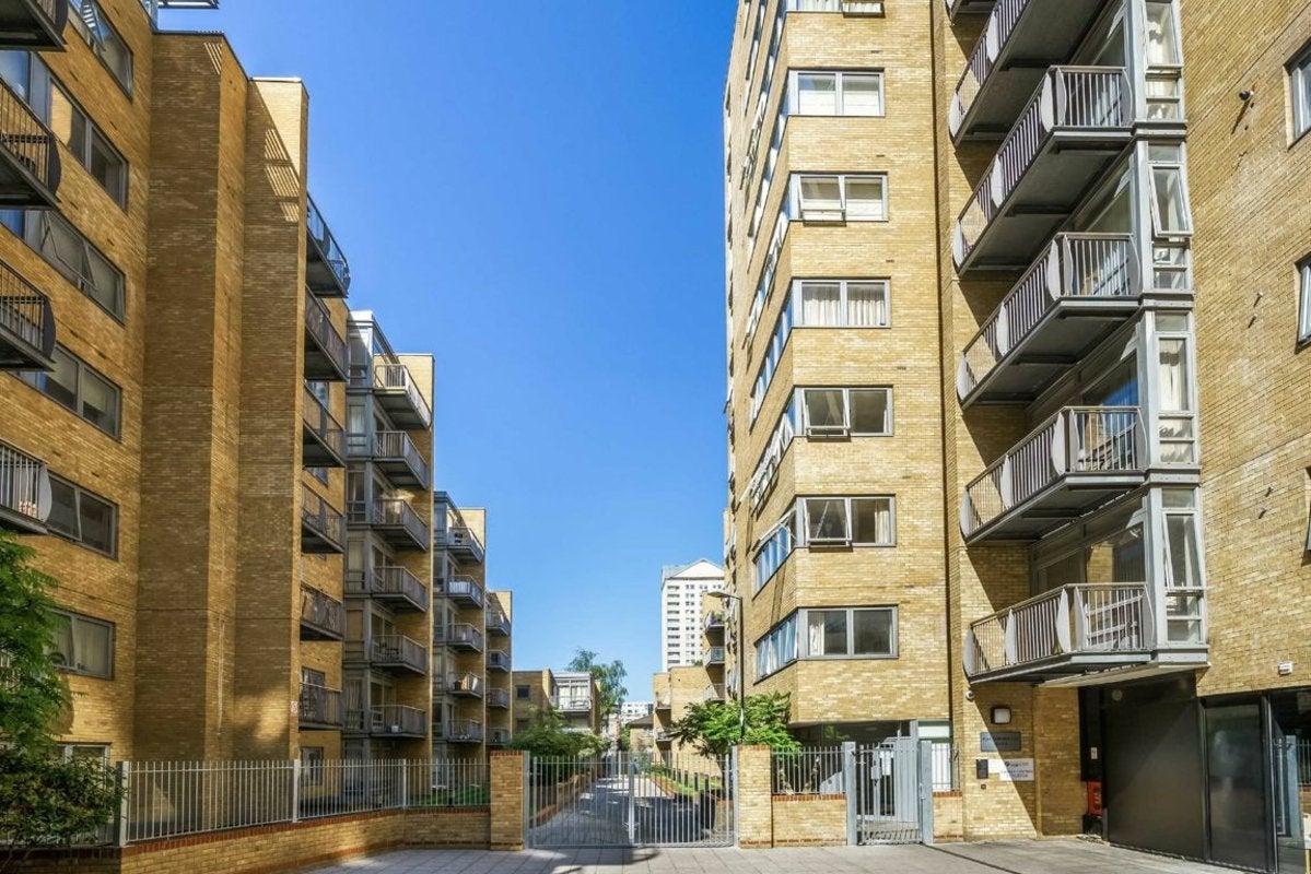 Flat Cassilis Road in Greater London