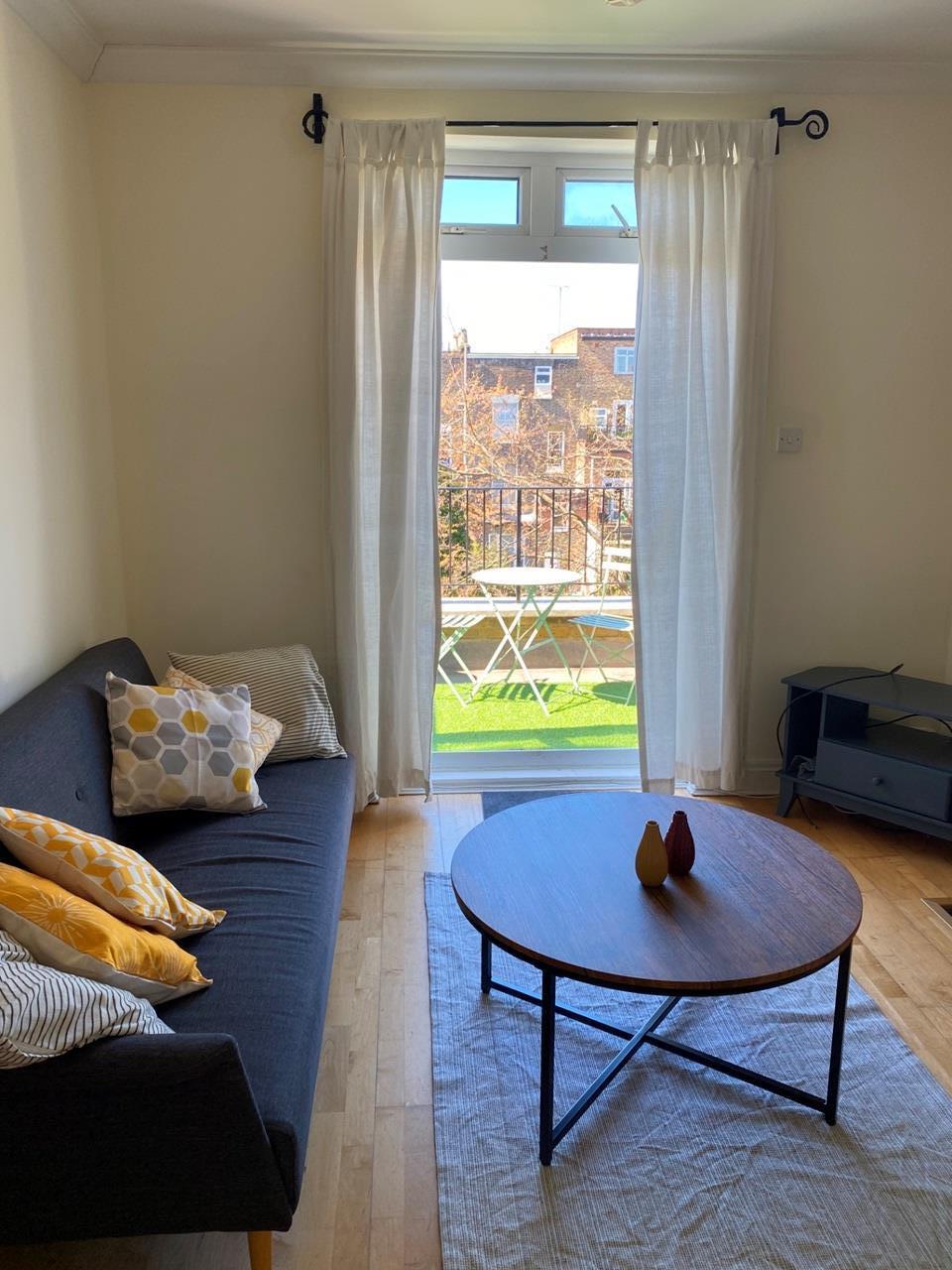 Flat Coleridge Road in Greater London