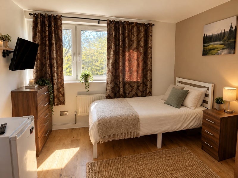 Room Ericcson Close in Greater London