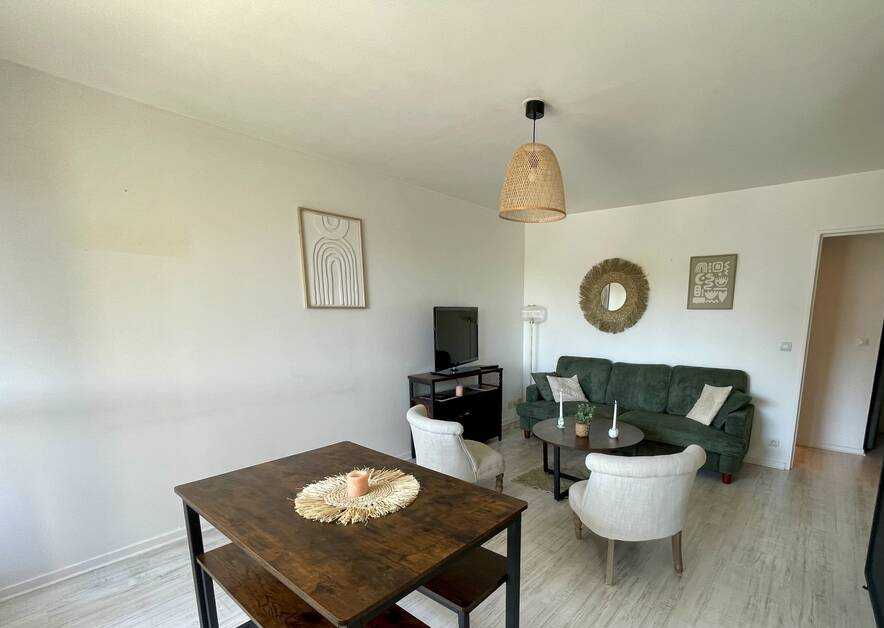 Flat 50 Rue Eugène Delacroix 56000 Vannes in Vannes