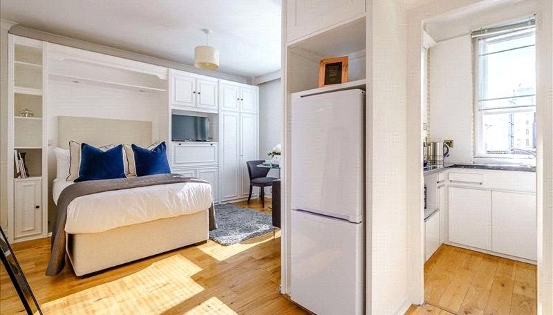 Flat Waverton Street in City of Westminster