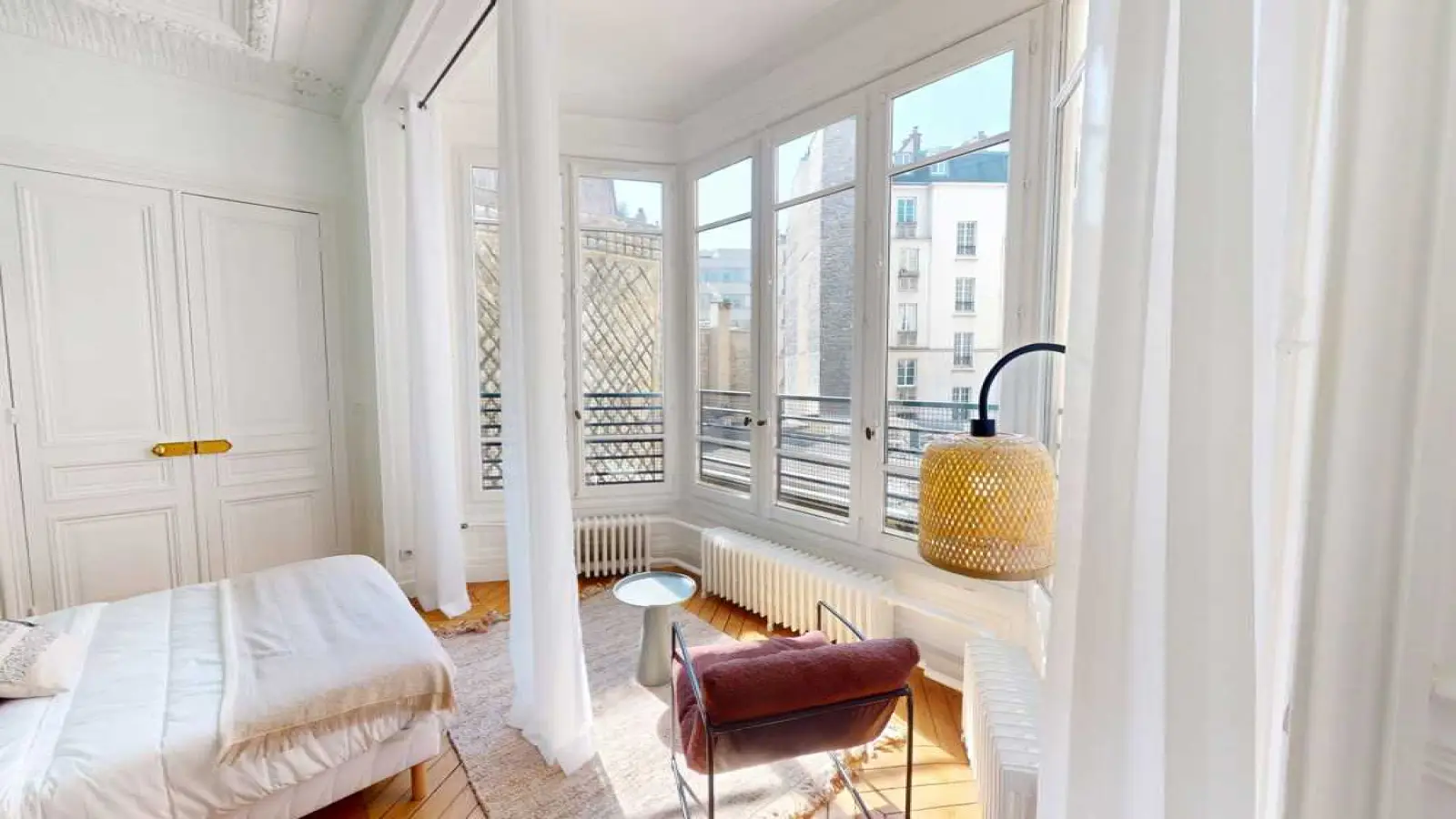 Room Rue Ampère in Paris