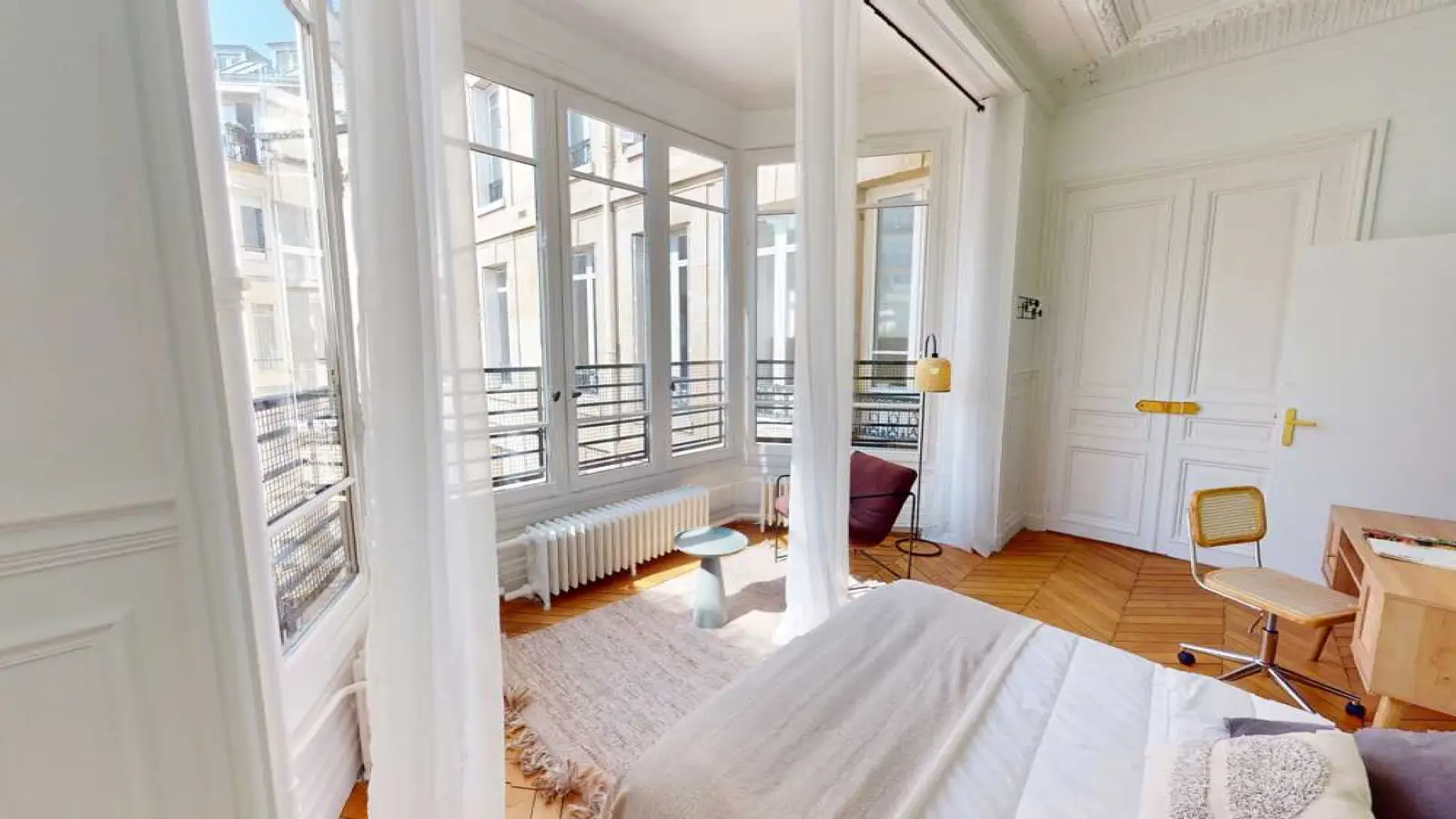 Room Rue Ampère in Paris