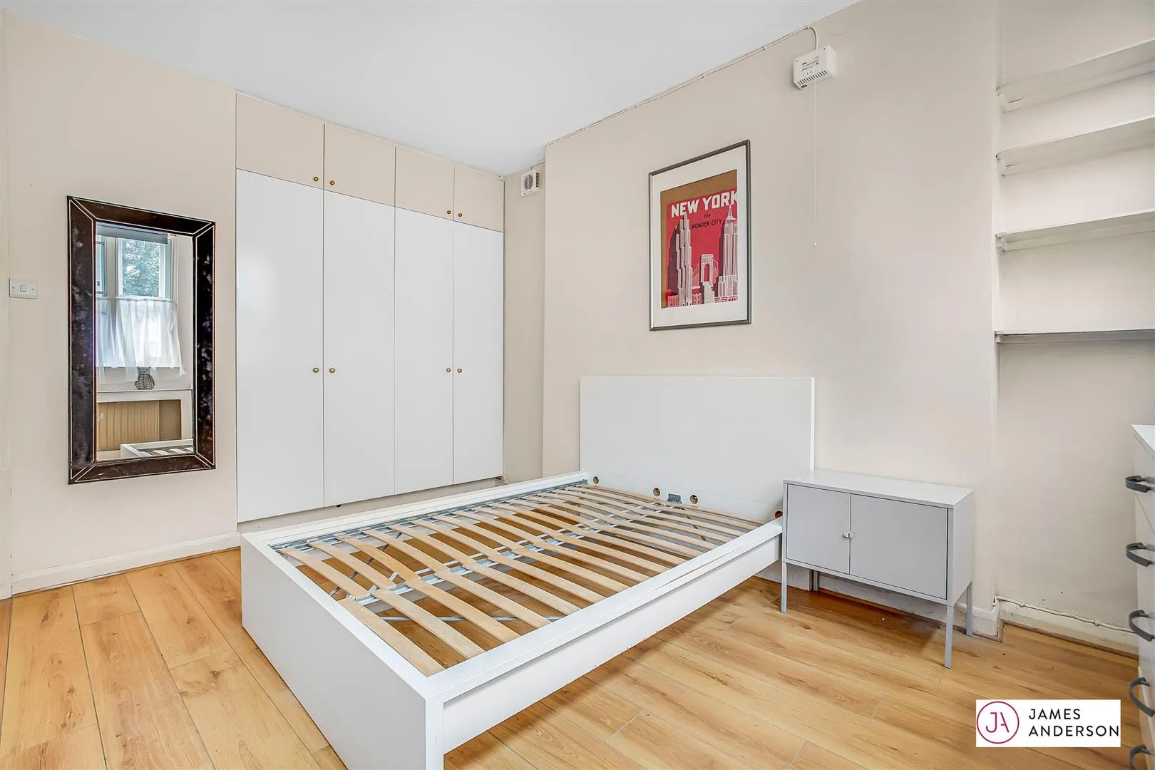 Flat Castelnau Row in Greater London
