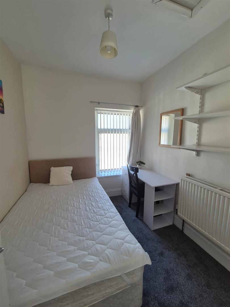 Flat Queen Street in Pontypridd
