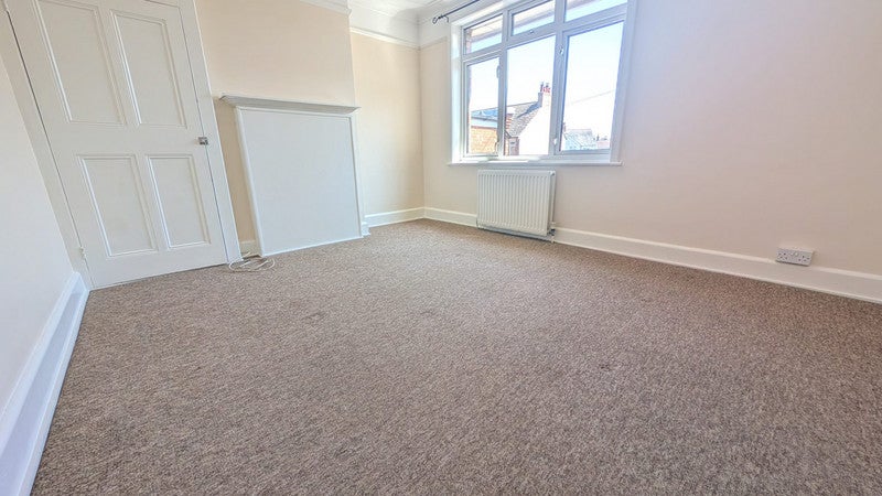 Flat South Farm Road in Worthing