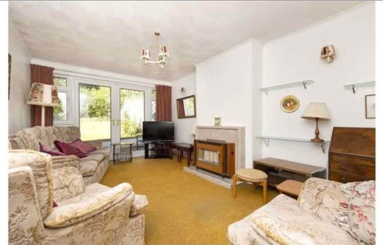 House Elvin Crescent in Brighton