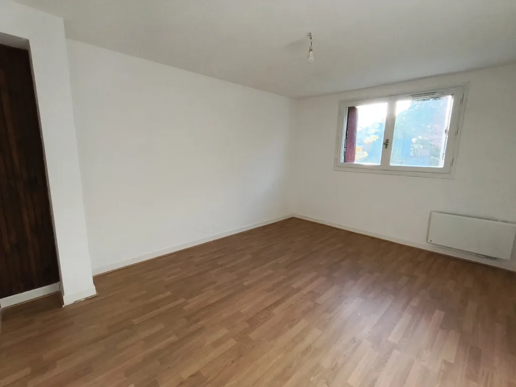 Flat Rue de la Charrière Profonde in Égletons
