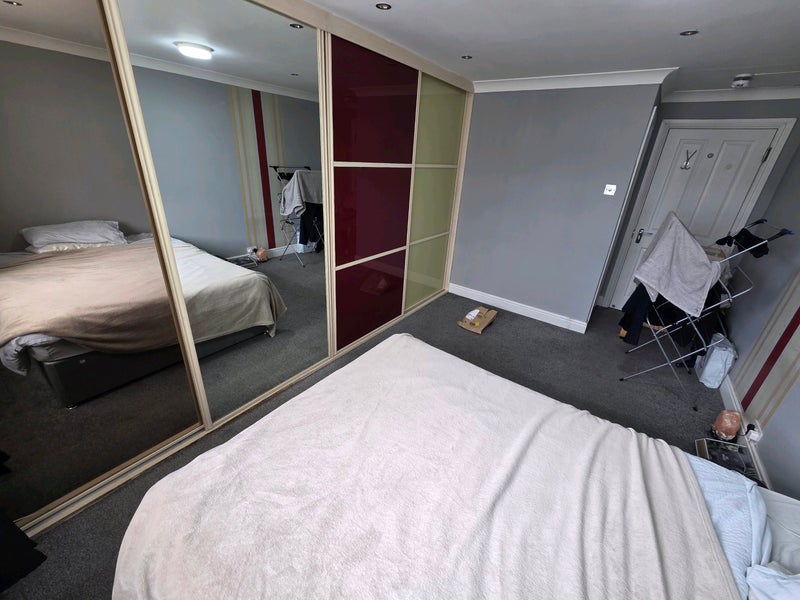 Room Ember Road in Slough