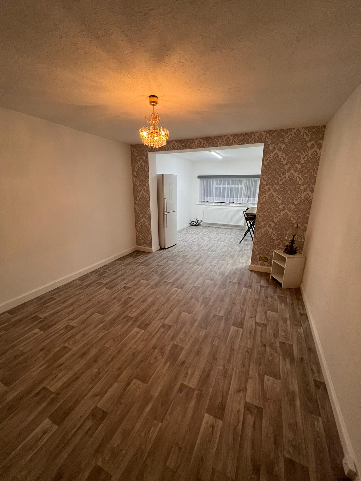 Flat Court Way in Greater London