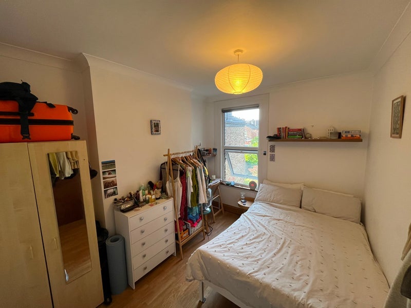 Room Kimberley Gardens in Greater London