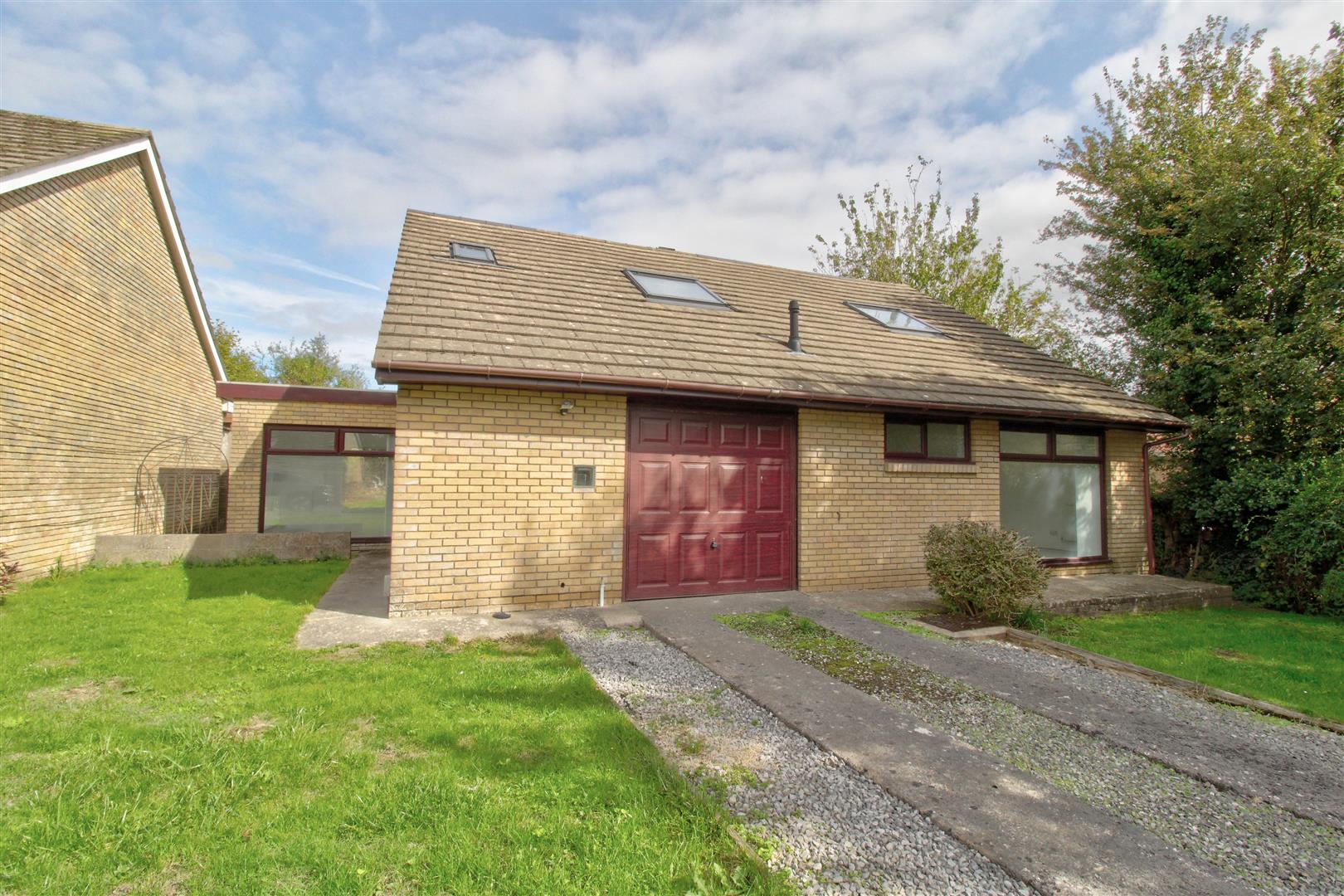 House Elan Close in Barry