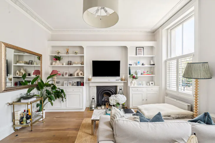 Flat Ifield Road in Greater London