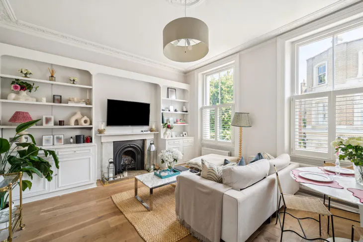 Flat Ifield Road in Greater London