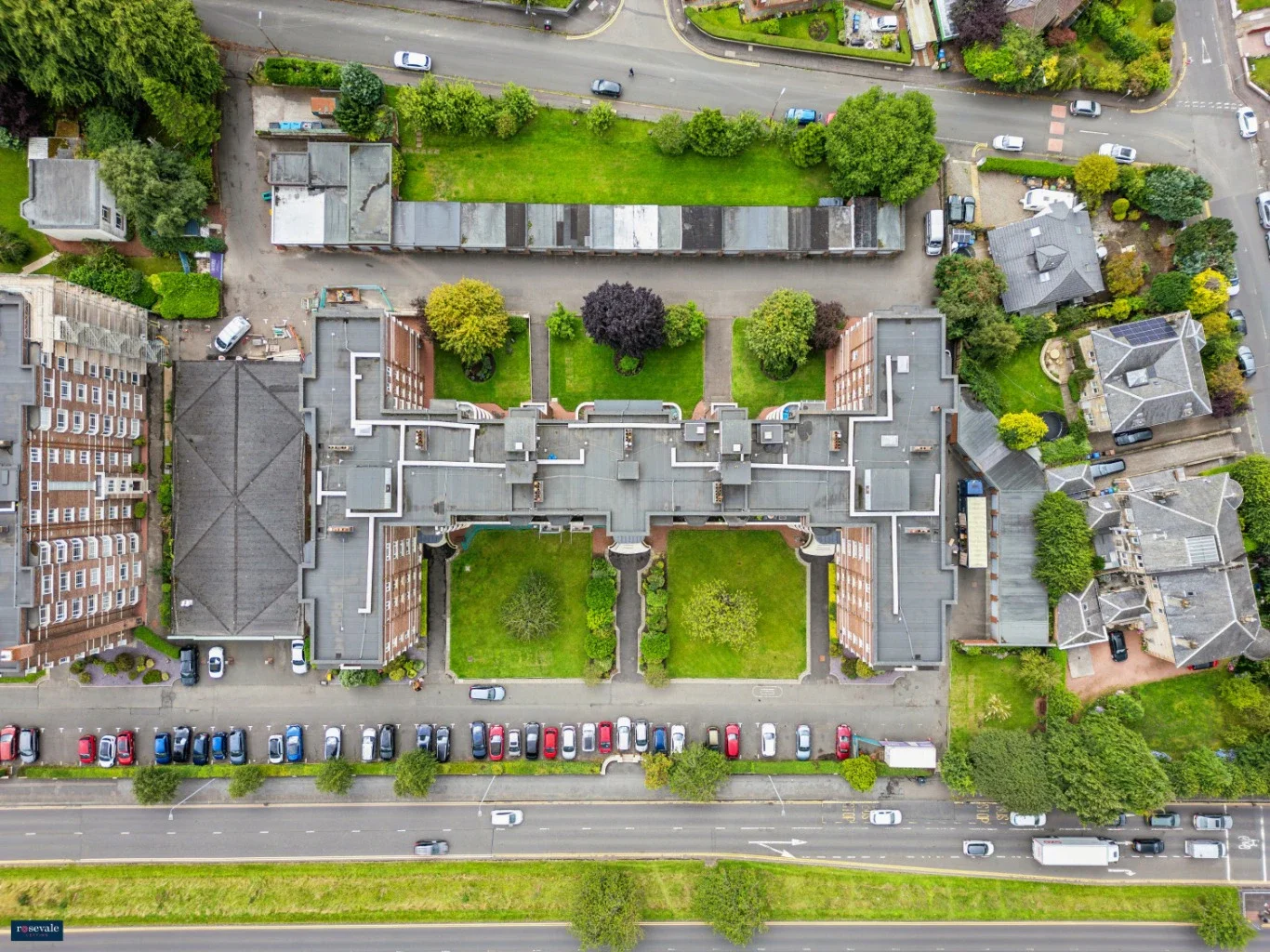 Flat Kelvindale Court in Glasgow