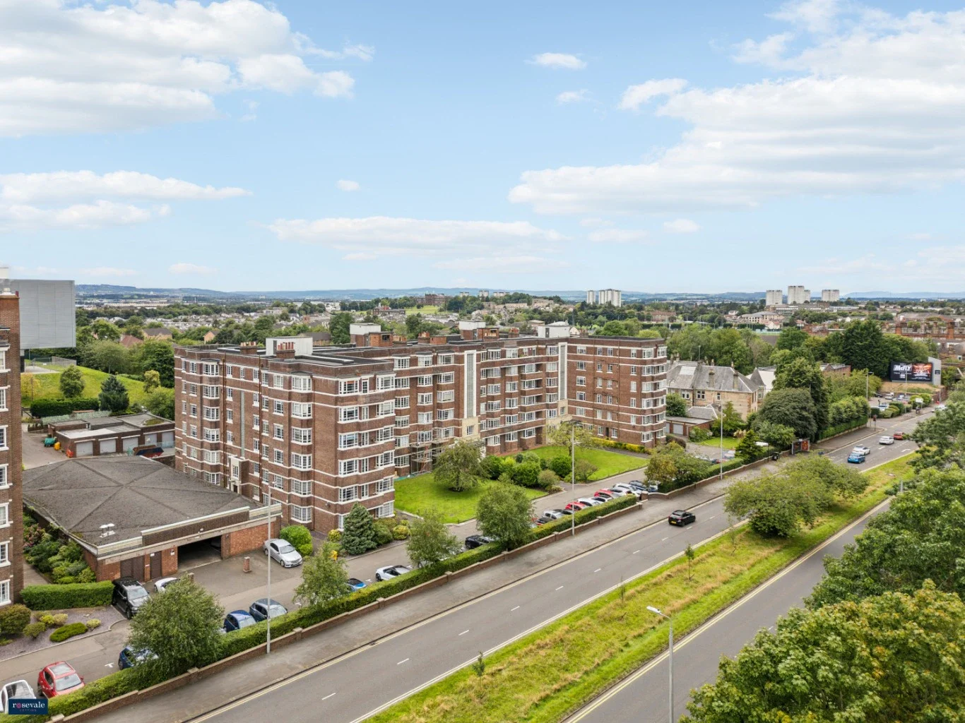 Flat Kelvindale Court in Glasgow