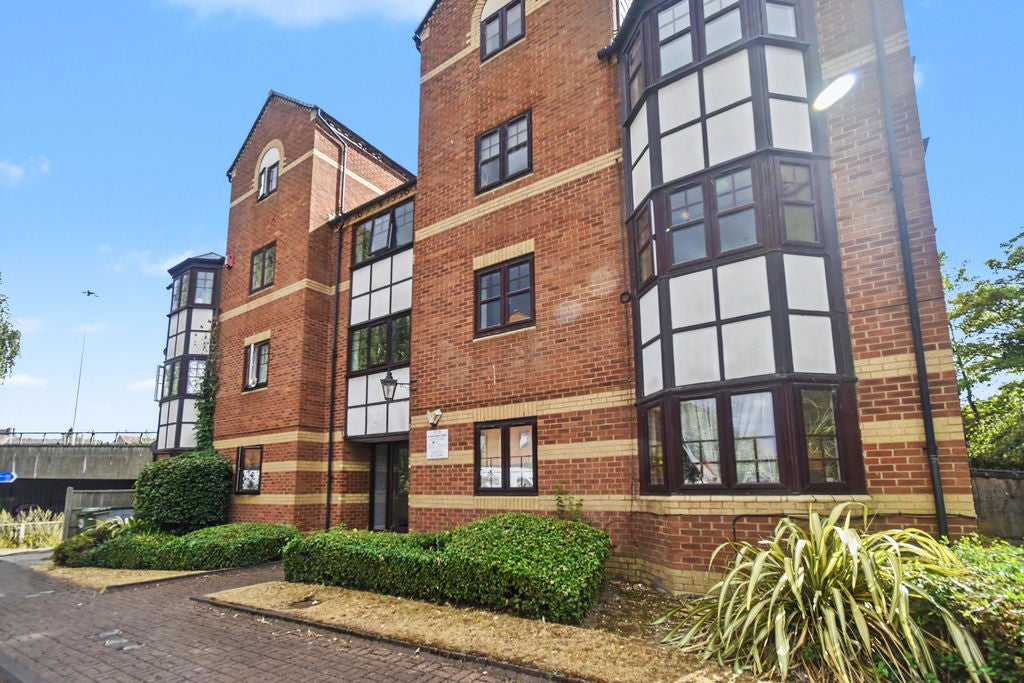 Flat New Bright Street in Reading