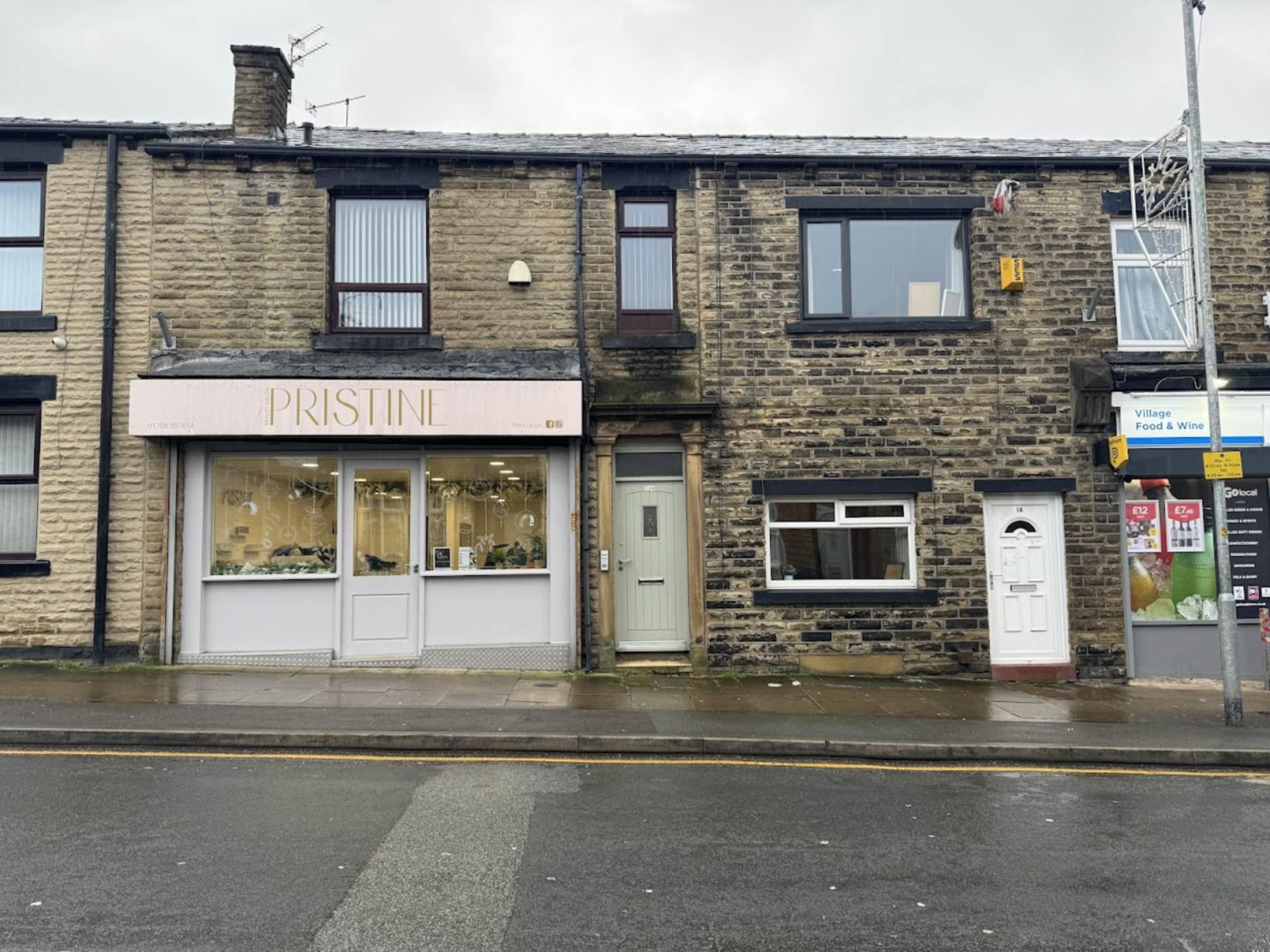 Flat Huddersfield Road in Rochdale