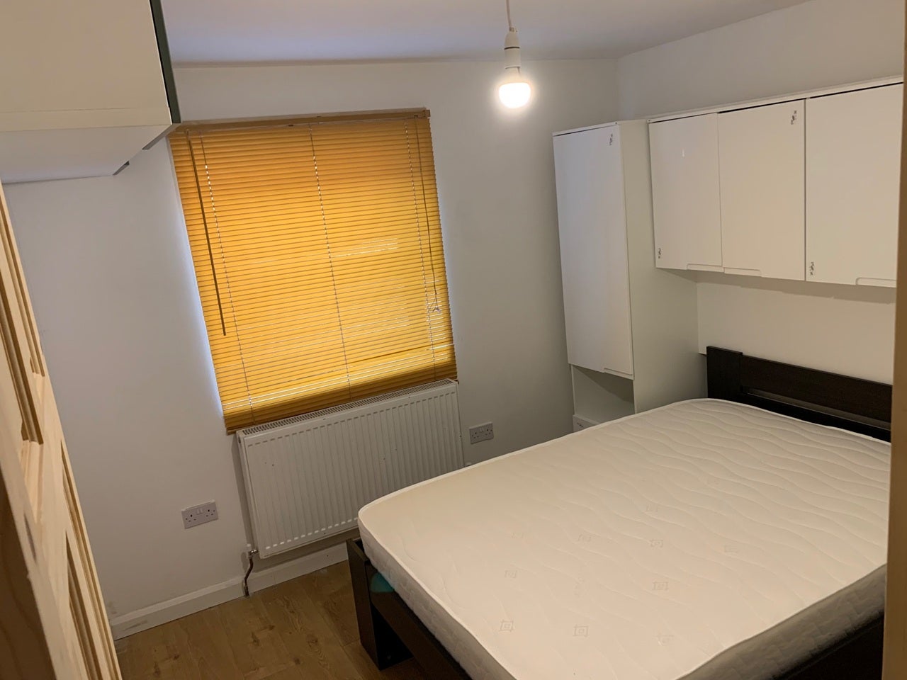 Room Queens Road in Watford