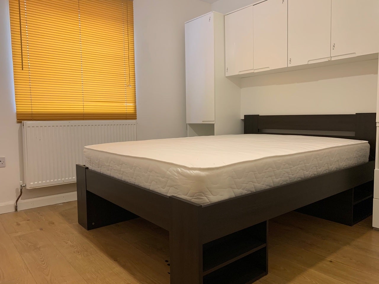 Room Queens Road in Watford