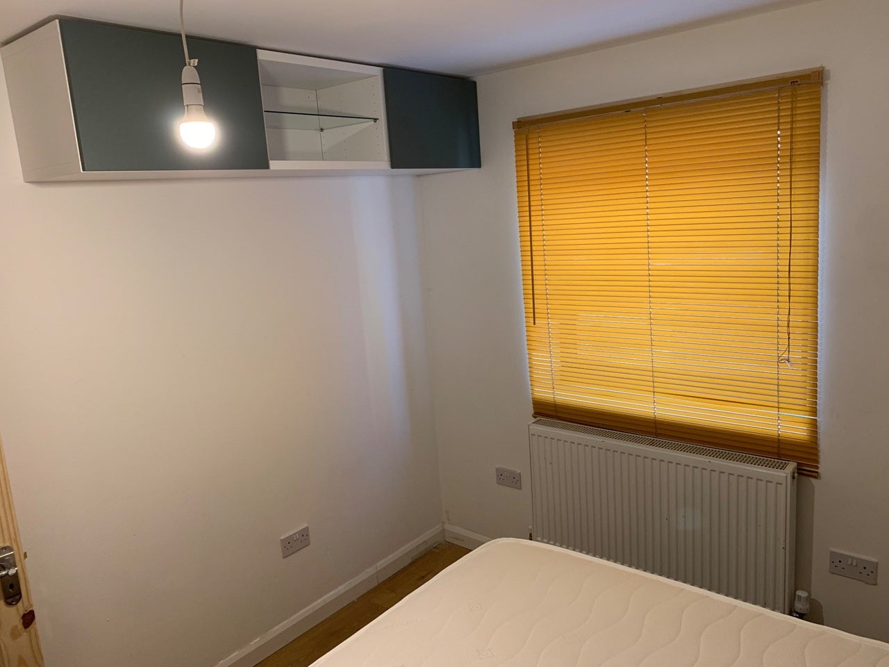 Room Queens Road in Watford