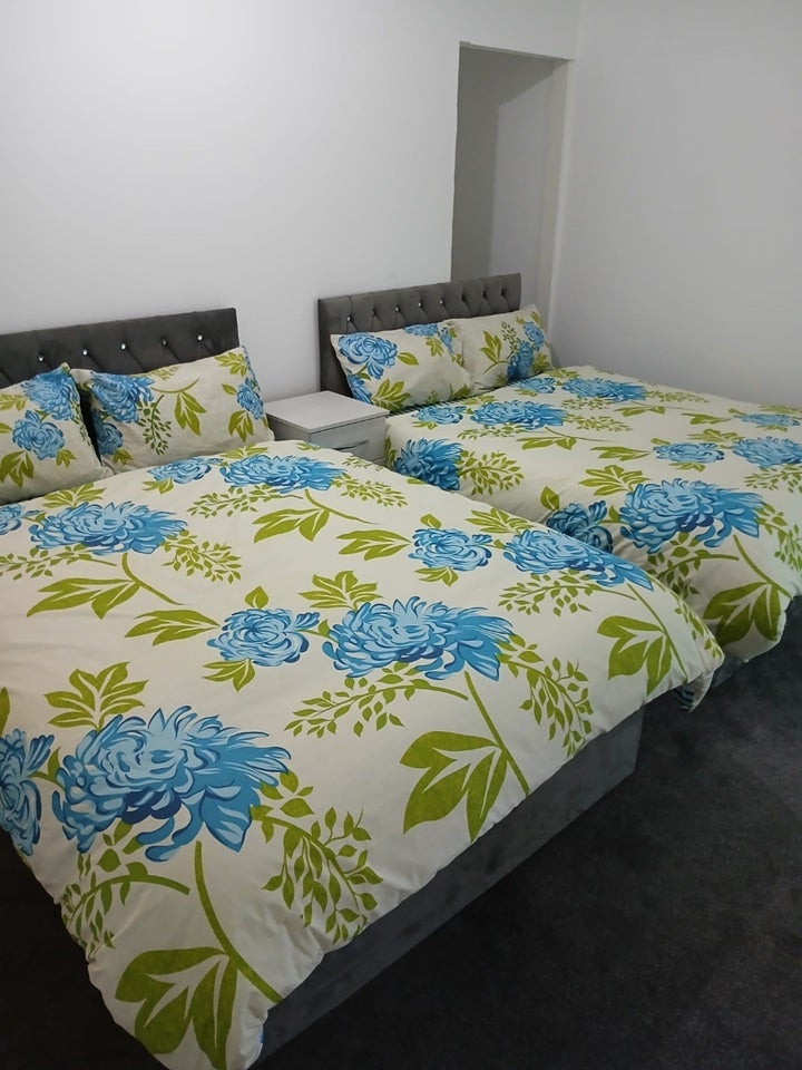 Room Hector Road in Manchester