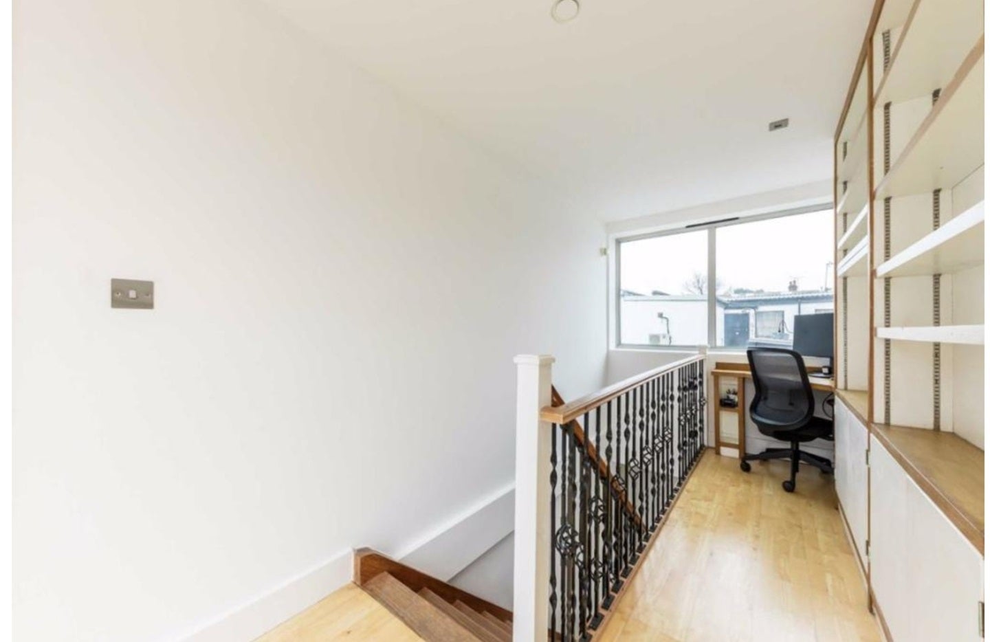 House Manuka Close in Greater London
