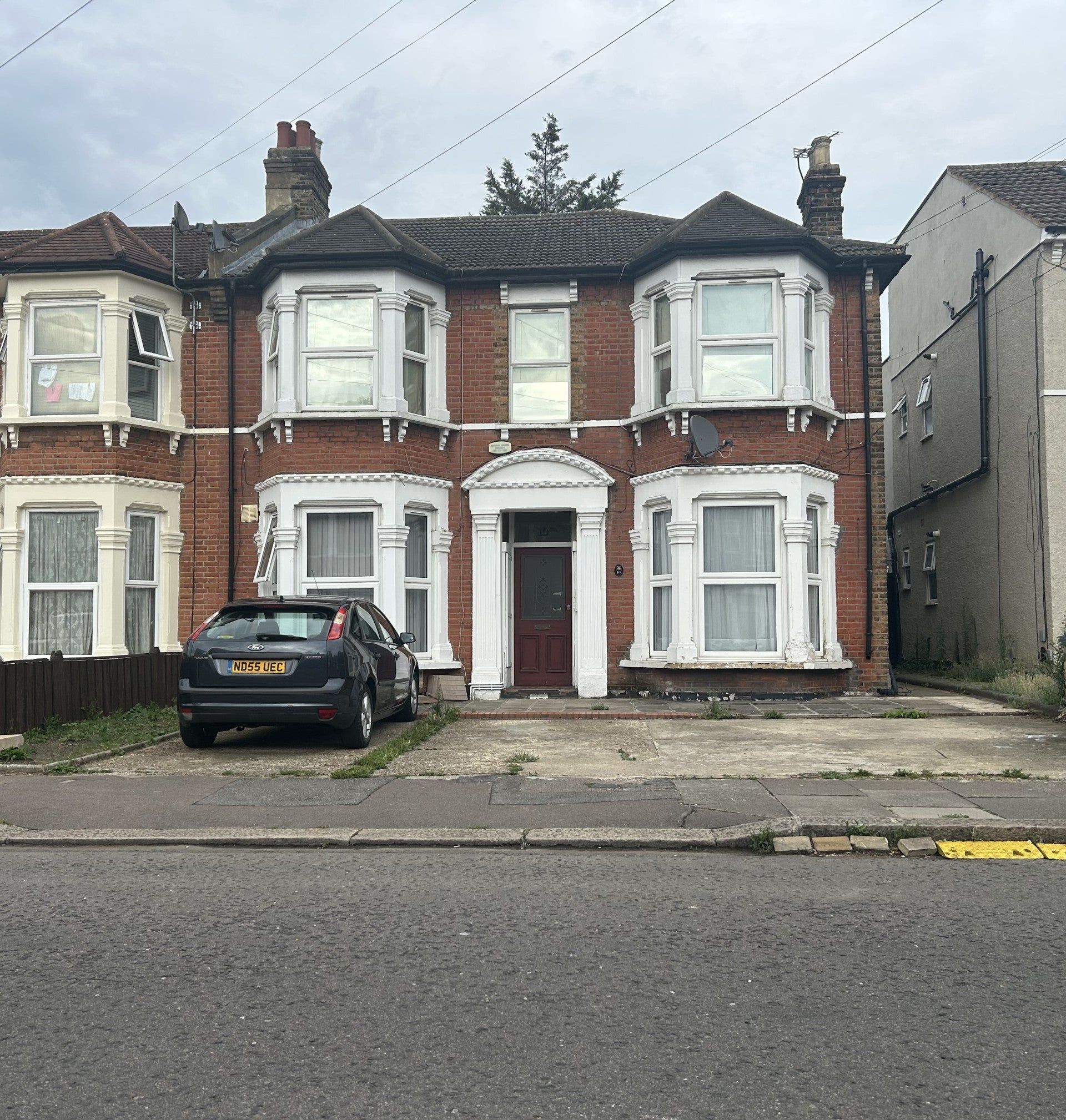 Flat Selborne Road in Greater London