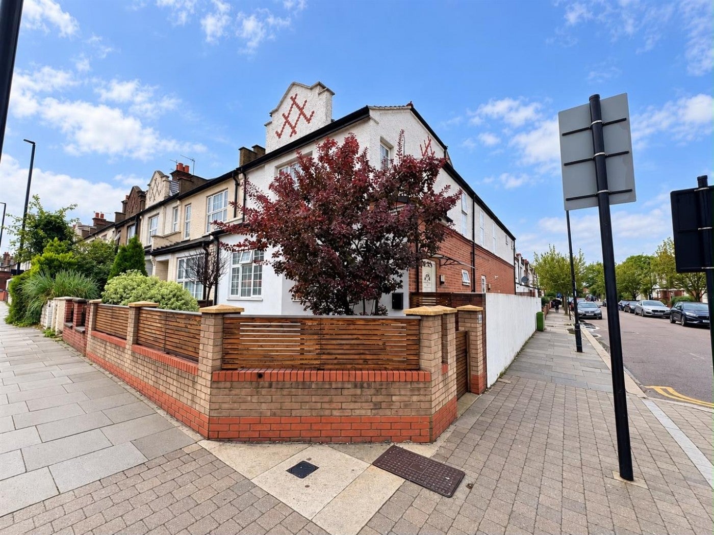 Flat Kimberley Gardens in Greater London