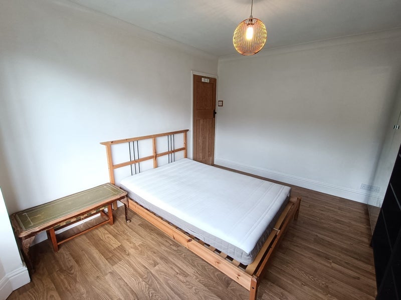 Room Dormer Road in Bristol