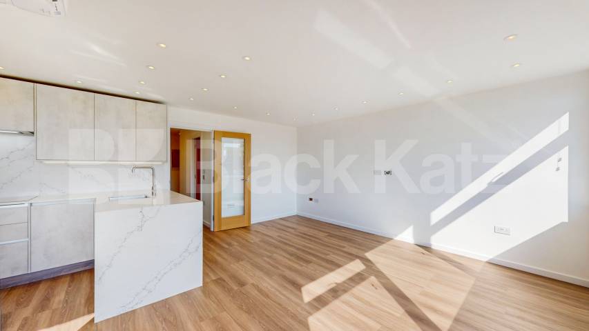 Flat Iverson Road in Greater London