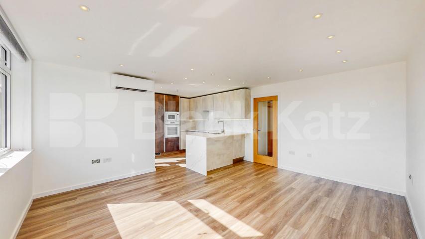 Flat Iverson Road in Greater London