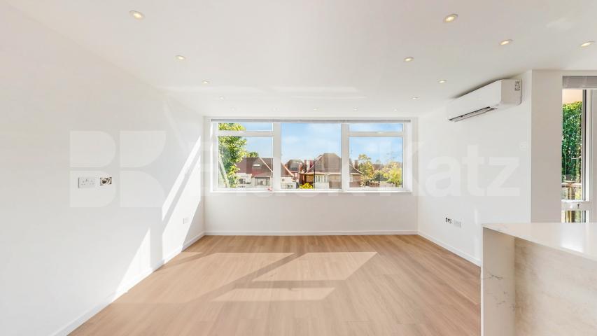 Flat Iverson Road in Greater London