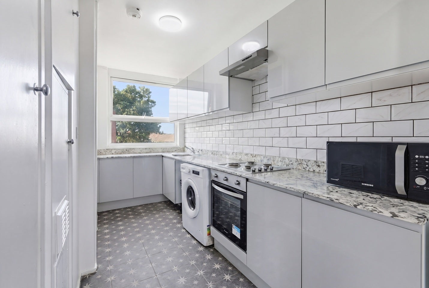 Flat Brooksby's Walk in Greater London